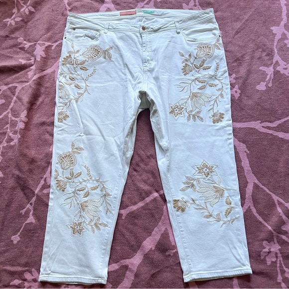 Pilcro by Anthropologie The Slim Boyfriend High Rise Embroidered Stretch Jeans - Picture 3 of 11